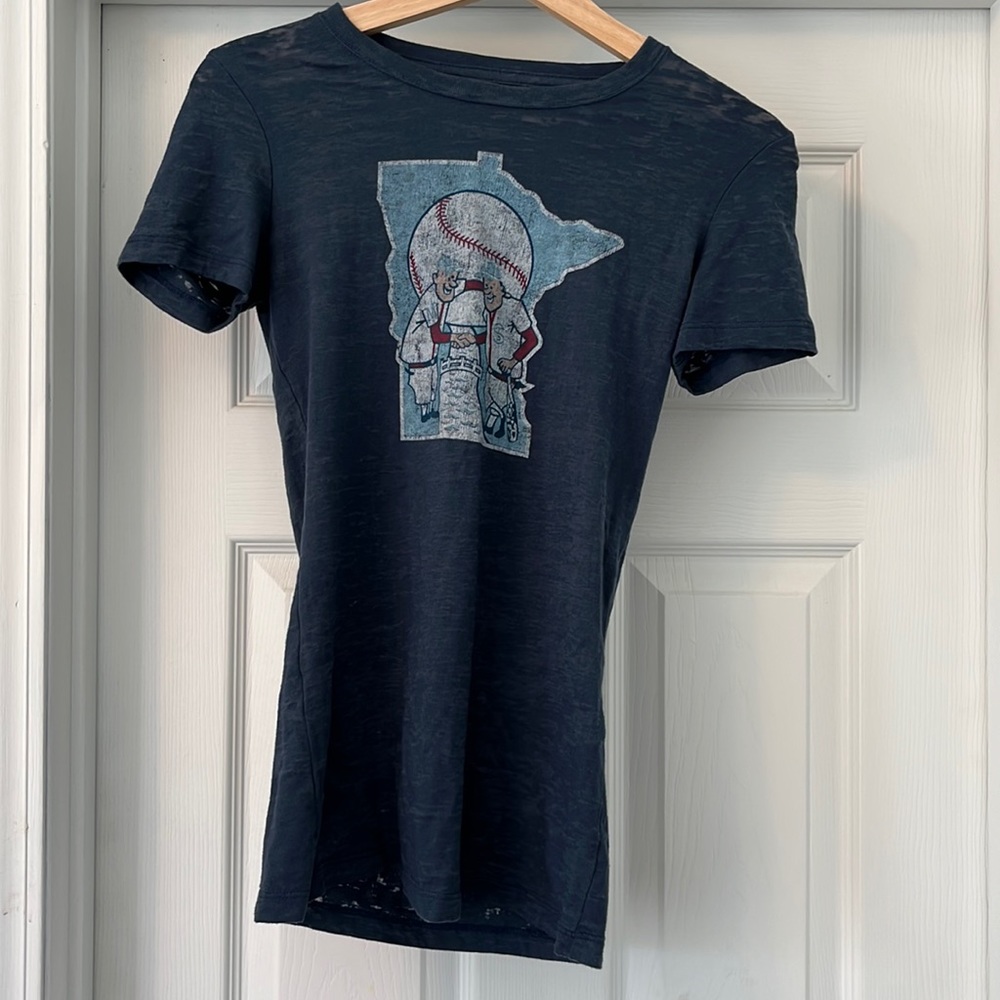 Minnesota Twins women’s T-shirt size M